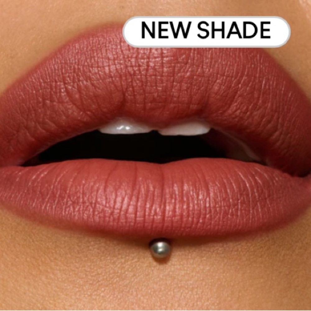 LAST 💋 UNBOTHERED a M·A·CXIMAL SILKY MATTE LIPSTICK. RETAIL $25. ** NEW.